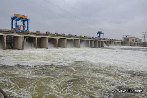 Сброс воды на Каховской ГЭС. Фото №3